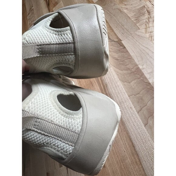 KEEN Women's 9.5 Hyperport H2 Closed-Toe Sandals in Birch/Plaza Taupe EUC - Picture 6 of 9